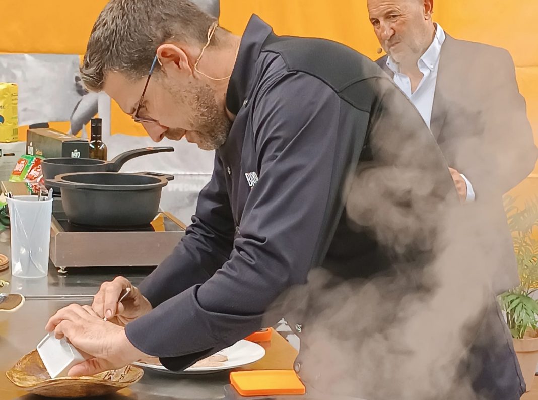 Vicent Guimerà a la jornada de la Sega Gastronòmica de Deltebre. Imatge: Arxiu