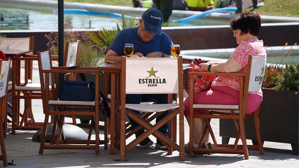 El sector de la restauració de la Costa Daurada i l'Ebre assegura que els visitants fan menys despesa aquest estiu