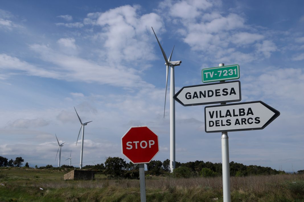 Pla tancat d’aerogeneradors al terme municipal de Vilalba dels Arcs, a la comarca de la Terra Alta. Imatge del 24 d’abril del 2021. Font: ACN