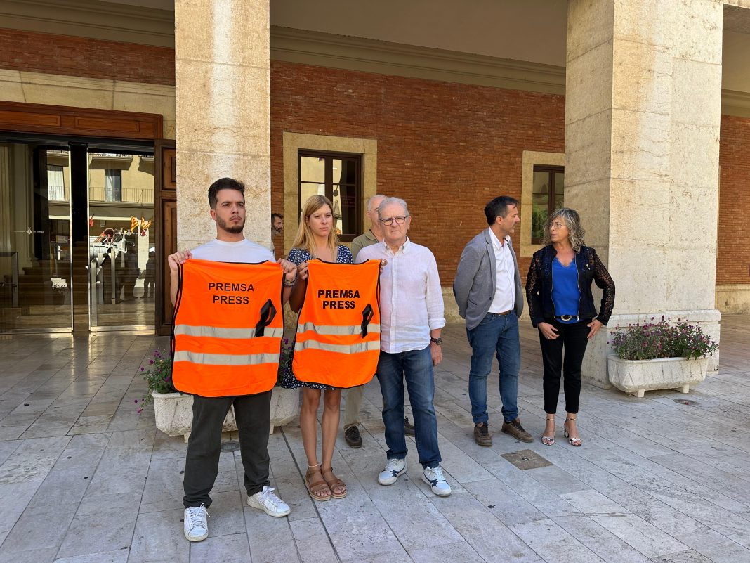 Minut de silenci a Tortosa pels periodistes assassinats a Gaza