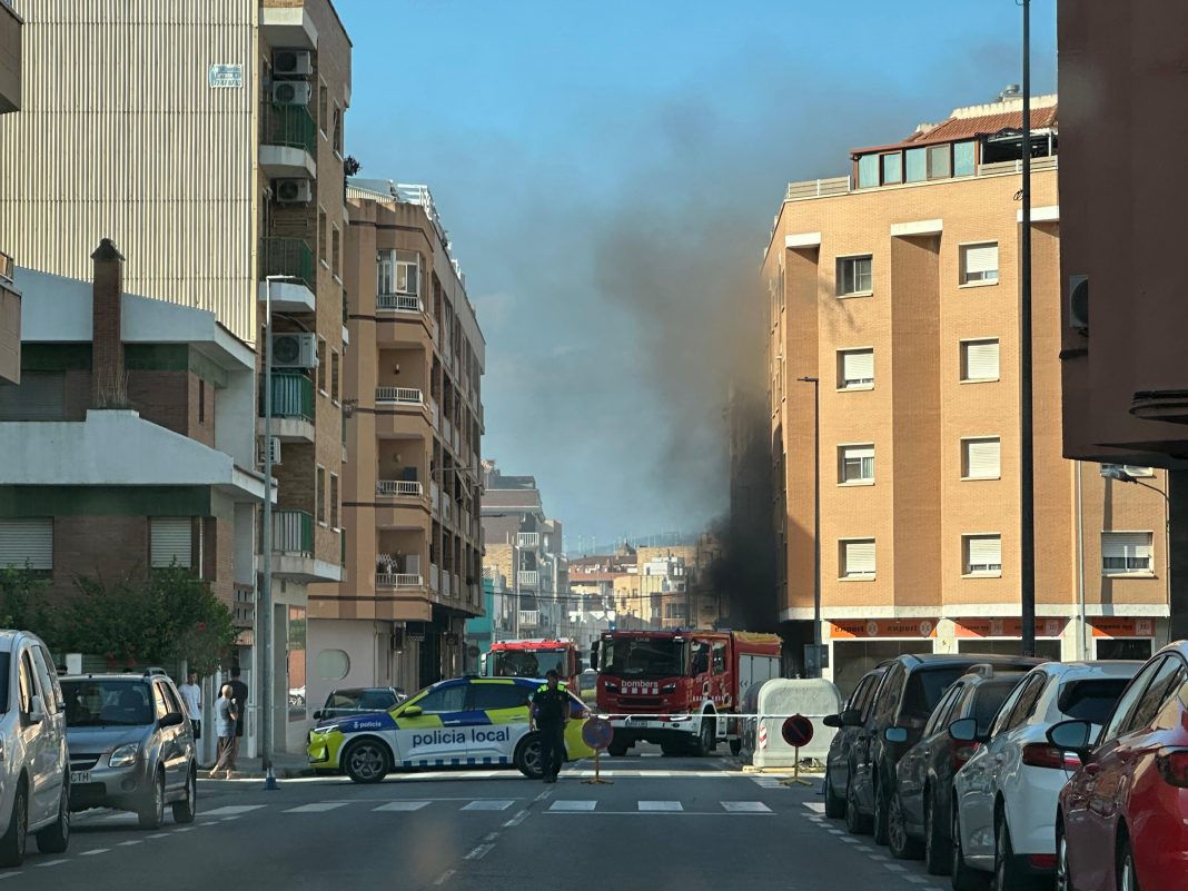 Incendi en una botiga d'electrodomèstics a Amposta. Imatge: Imagina Ràdio